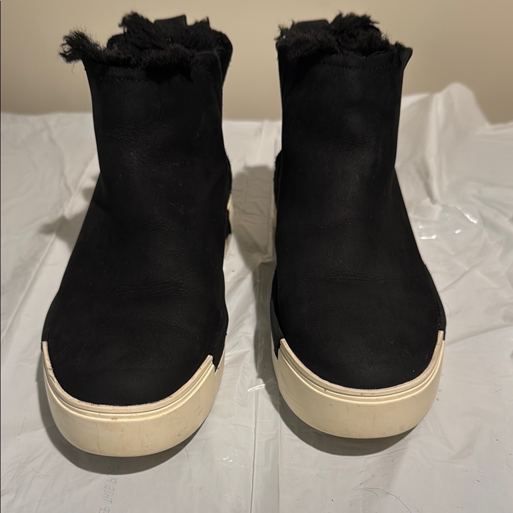 J Slides NYC Black Faux Fur Lined Suede Ankle Chelsea Boots Women’s size 7.5